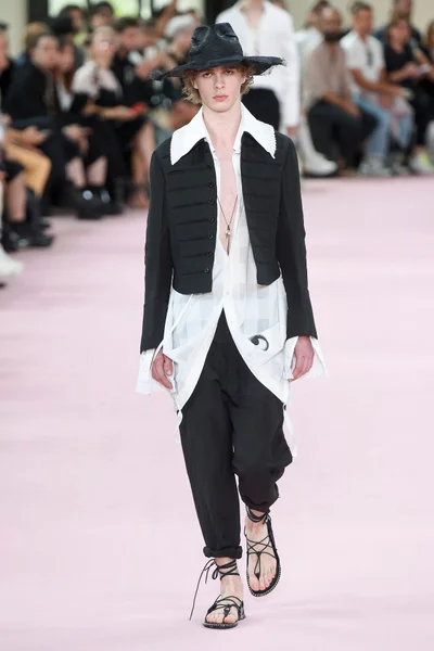 Look 2